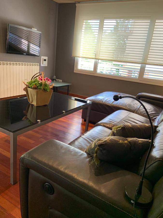 Gîte pour 7 personnes, avec vue et terrasse à Vic - 3