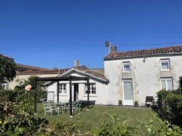 Maison De Vacances pour 4 Personnes dans Dœuil-sur-le-Mignon, Région de Saint-Jean-d'Angély, Photo 1