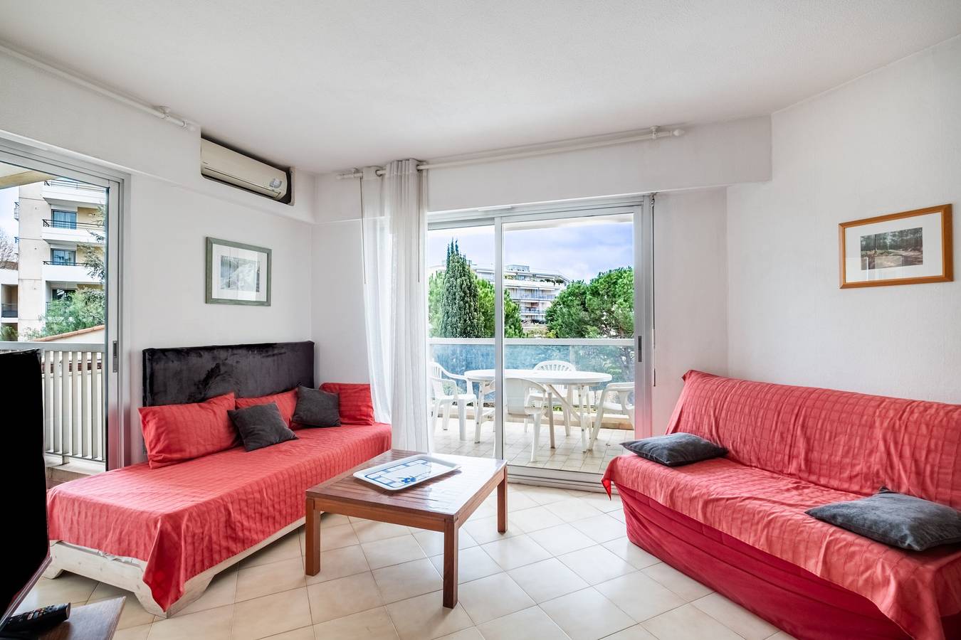 Apartamento entero, Apartamento 'Le Lido - Playa, Piscina, Parking' con vistas al mar, Wi-Fi y aire acondicionado in Cros de Cagnes, Cagnes-sur-Mer