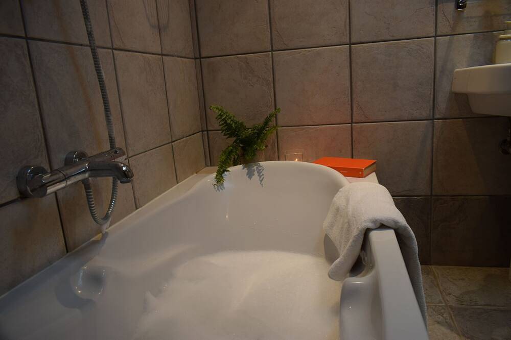Entire apartment, Mirabello | Skylight Bathtub | Sea Views | Elounda in Elounda, Lasithi