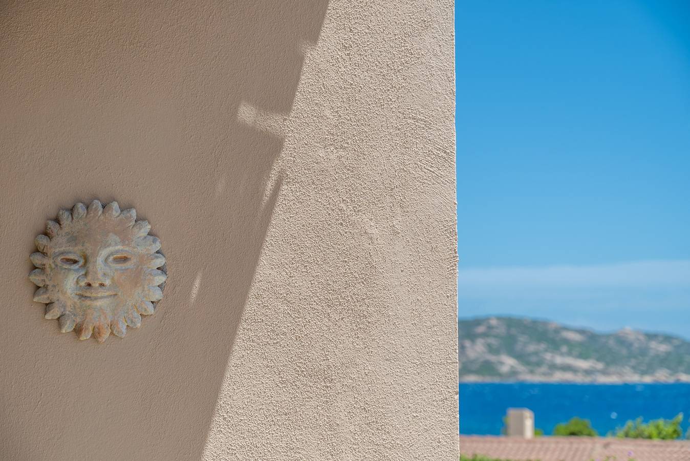 Ferienhaus Punta Nera in Strandnähe mit Meerblick und Garten in Palau (dorf), Palau (Sardinien)