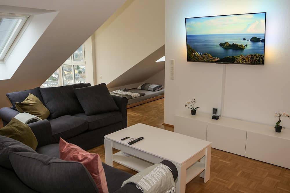 Ganze Wohnung, Studio-Appartment mit Panoramablick auf das Rheintal in Lahnstein, Osteifel
