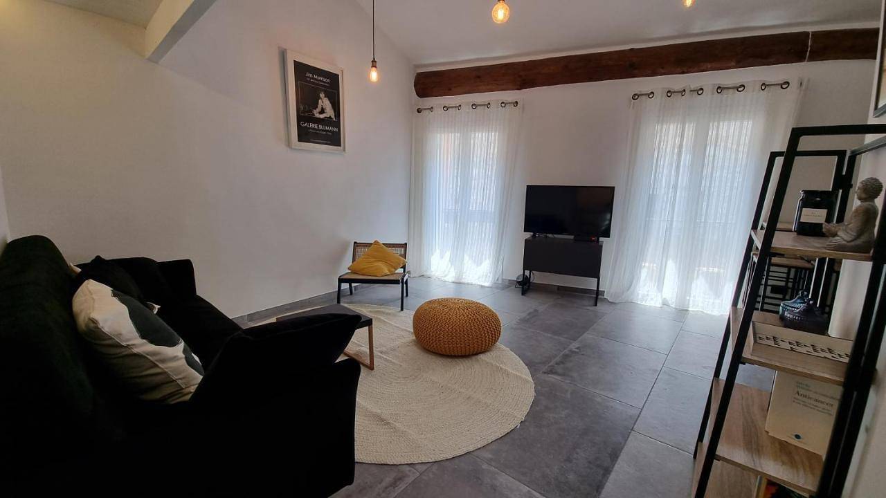 Appartement entier, Grand loft design - Coeur du village médiéval - Go in La Turbie, Côte méditerranéenne (France)