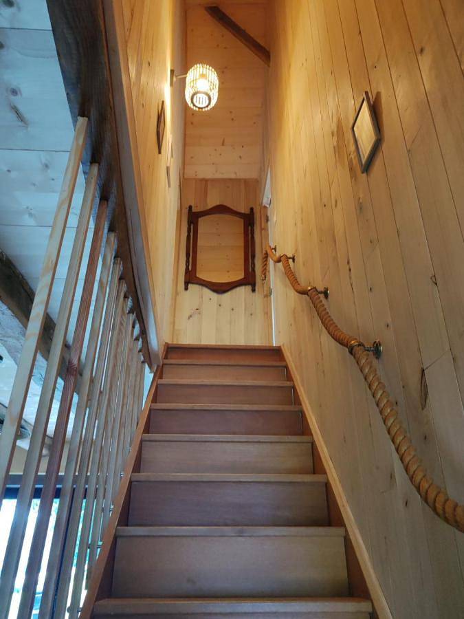 Location de vacances pour 6 personnes, avec terrasse ainsi que vue et jardin à Laniscat - 3