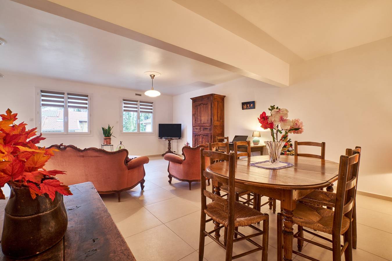 Maison de vacances "Chez Emile" avec vue sur les montagnes, terrasse privée et Wi-Fi in Brézins, Isère