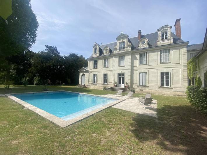 Chambre d’hôte pour 2 personnes, avec Terrasse et Jardin ainsi que Piscine et Vue à Saint-Cyr-sur-Loire