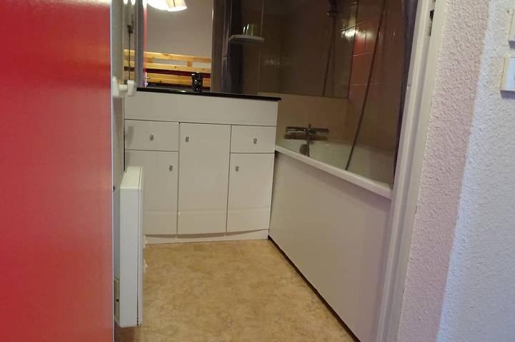 Gîte pour 5 personnes, avec balcon et jacuzzi dans Office De Tourisme De Saint Francois Longchamp - 3