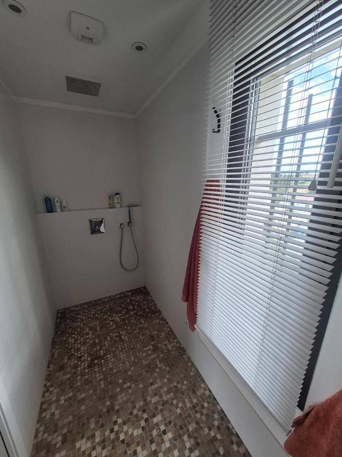 Location de vacances pour 6 personnes, avec piscine ainsi que vue et jardin à Nézignan-l'Évêque - 4