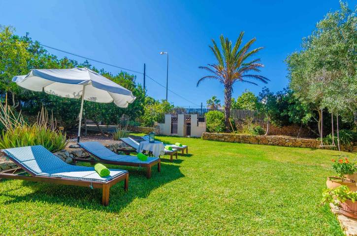 Can Boira - Chalet with private garden in Porto Colom. Free Wifi in Portocolom, Felanitx
