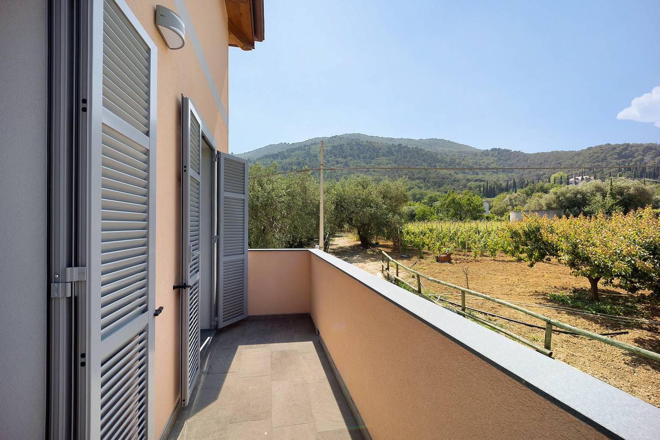 Entire apartment, Holiday Apartment "Antichi Ricordi - Il Fienile" with Balcony, Shared Pool & Wi-Fi in Andora, Riviera di Ponente