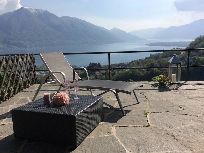 Ferienhaus für 3 Personen, mit Terrasse und Seeblick in Gordola
