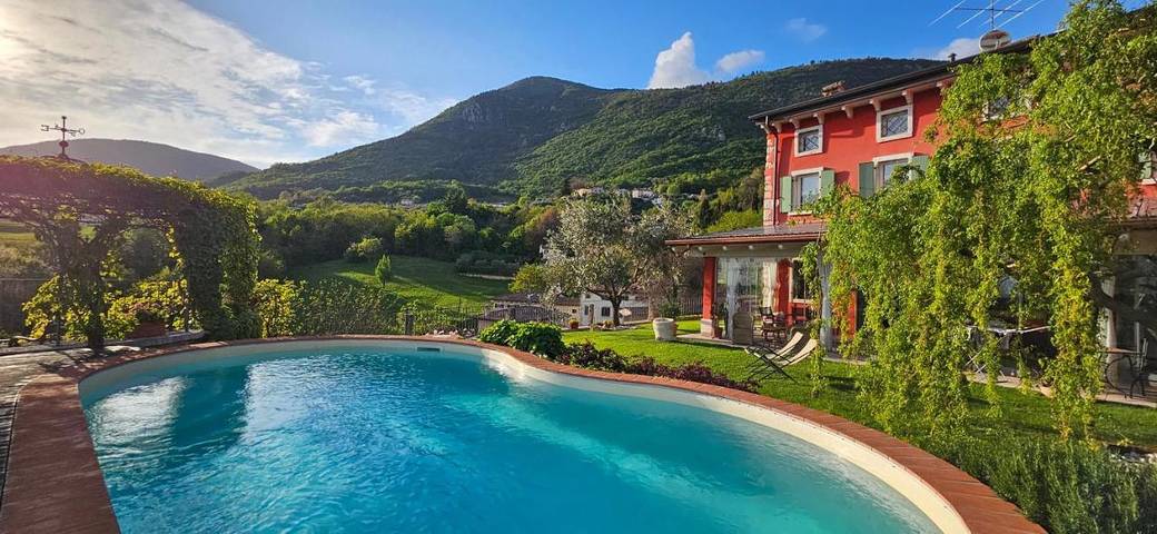 B&b per 2 persone, con Terrazza e Giardino nonché Piscina e Panorama a Caprino Veronese