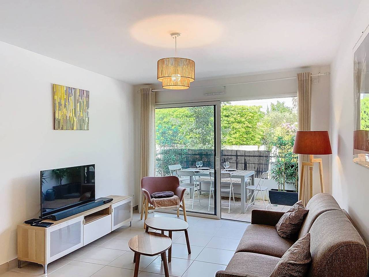 Appartement entier, Appartement à 150m plage des Lecques, climatisé, piscine, terrasse, 2 chambres, parking - 4 étoiles in Les Lecques, Saint-Cyr-sur-Mer