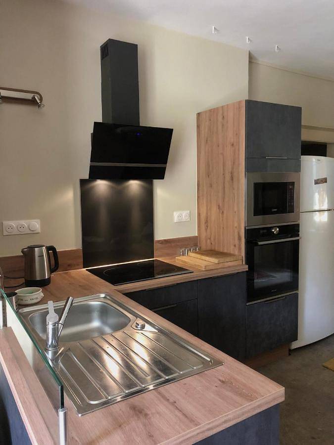 Gîte pour 2 personnes, avec vue et jardin à Château-Chervix - 3