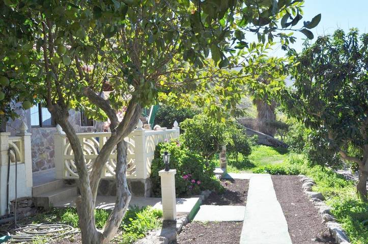 Chalet para 5 personas, con jardín además de vistas y piscina, Se admiten mascotas en Canarias - 2