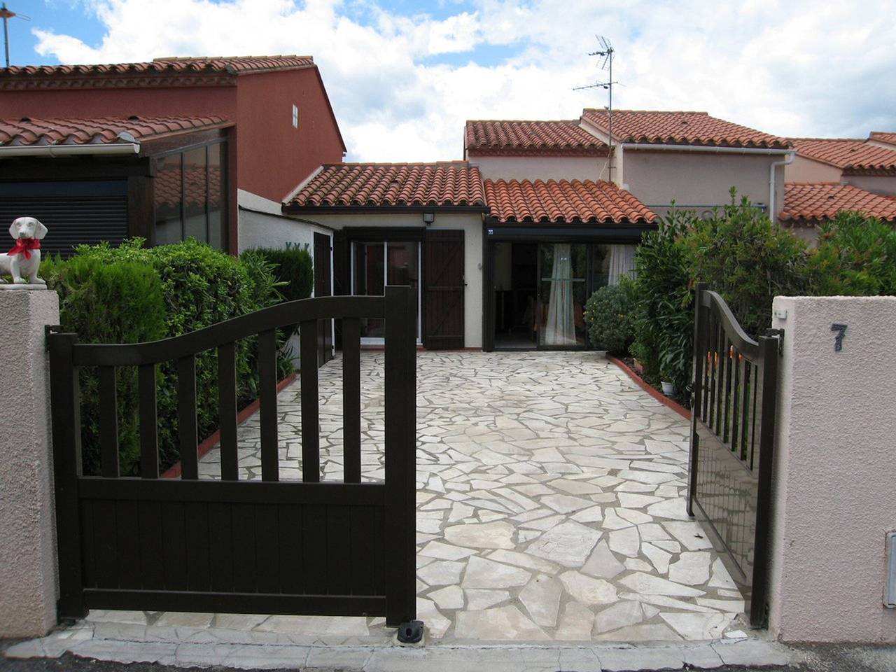 Villa con patio, barbacoa y veranda, cerca de la playa y comercios en Saint Cyprien in Saint-Cyprien-Plage, Saint-Cyprien