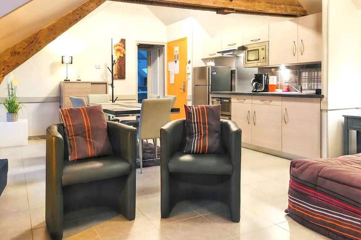 Gîte pour 4 personnes, avec sauna et terrasse ainsi que jacuzzi et jardin, animaux acceptés à La Ferrière-aux-Étangs