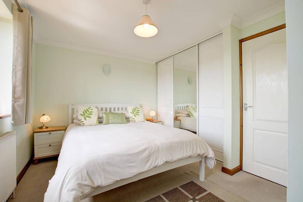 2 Bed in Newquay (oc-p00335) in Mawgan Porth, Cornwall