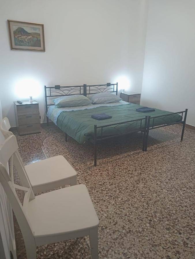 Double Room with Private Bathroom in Ponente (Genova), Gênes
