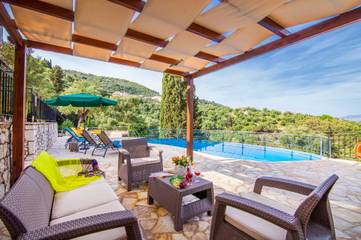 Villa for 6 People in Kalami, Corfu, Photo 1