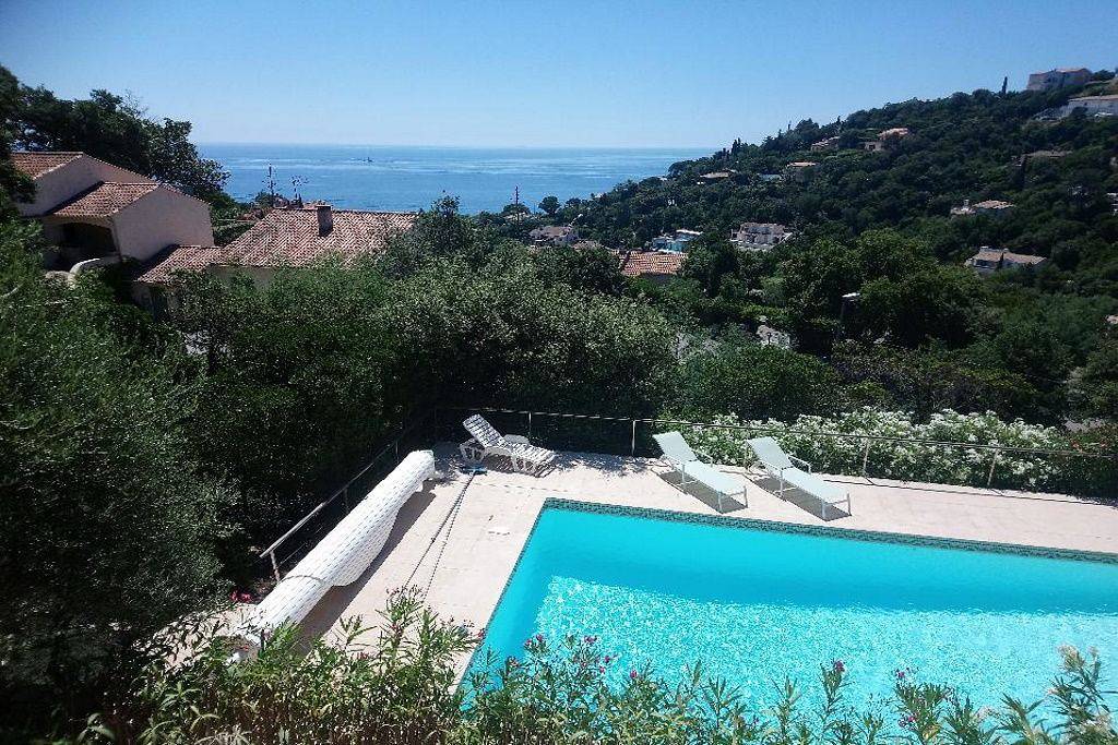 Holiday home for 8 persons with multiple terraces and sea view in Les Issambres in Roquebrune-sur-Argens, Costa mediterránea (Francia)