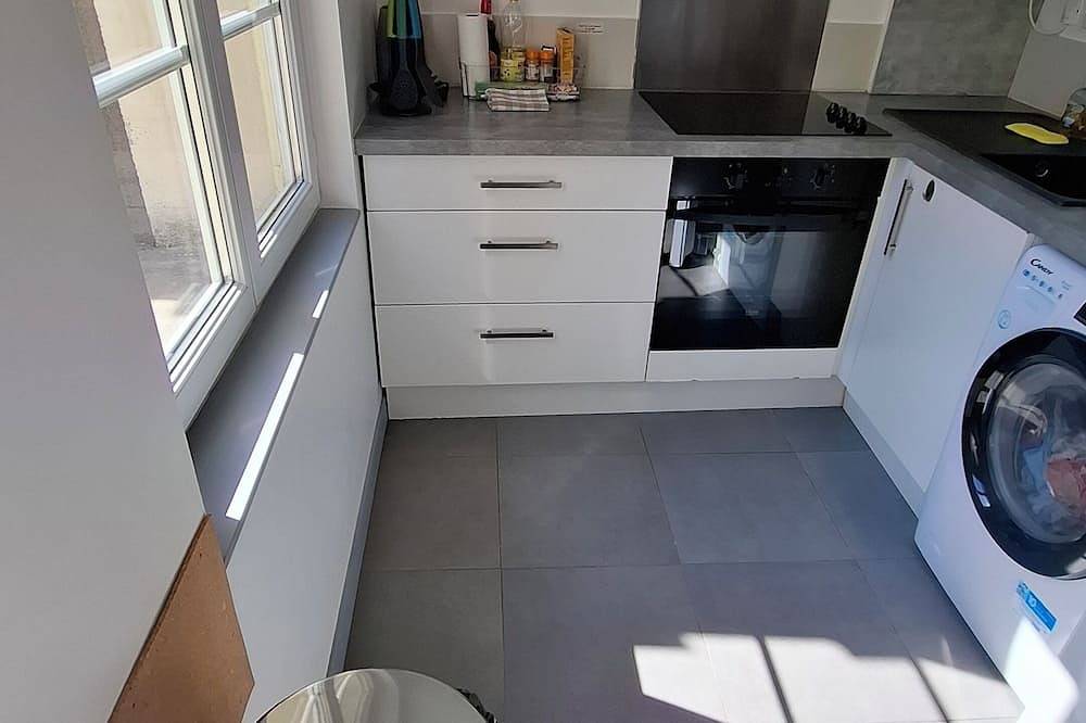 Entire apartment, Ground floor apartment with courtyard. A town house with two apartments. in Beaugency, Loire Valley