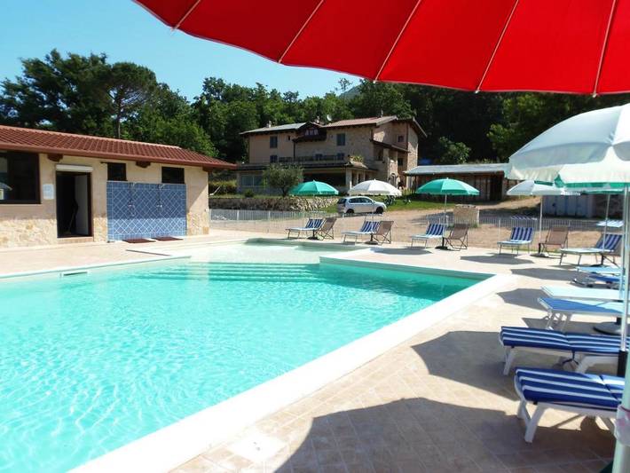 B&b per 5 persone, con Balcone e Terrazza nonché Giardino e Piscina in Provincia di Frosinone