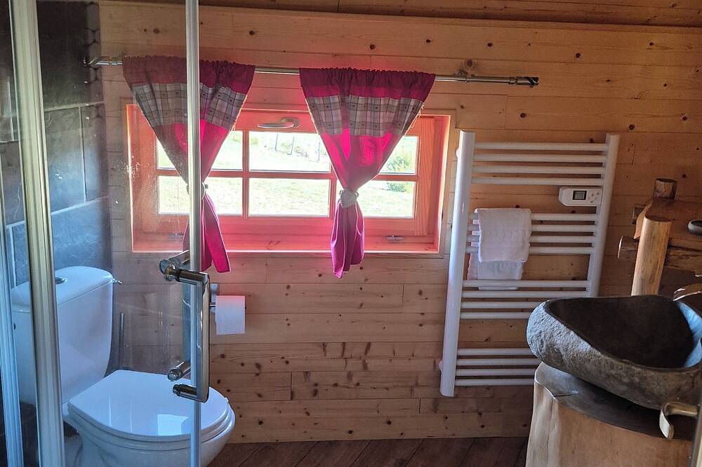 Chalet \"Le Mélèze\" à la campagne in Anterrieux, Région de Saint-Flour