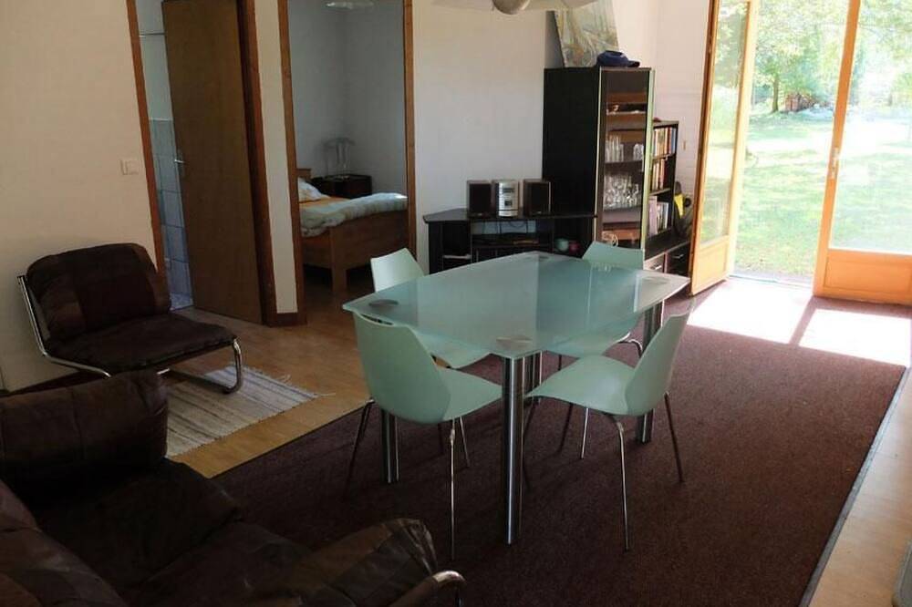 Gemütliches Ferienhäuschen im Grünen mit Terrasse in Mézos, Landes