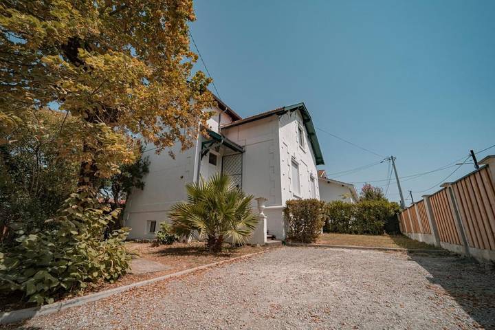 Location de vacances pour 20 personnes, avec jardin à Talence - 2