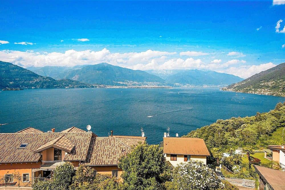 Ganze Wohnung, Geschmackvoll möblierte Ferienwohnung in ruhiger & sonniger Aussichtslage in Pino sulla Sponda del Lago Maggiore, Maccagno con Pino e Veddasca