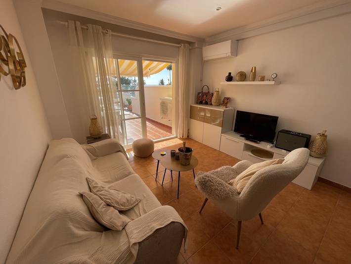 Appartement entier, Appartement « Nerja Burriana Beach » avec vue sur la mer, Wi-Fi et climatisation in Playa de Burriana, Nerja