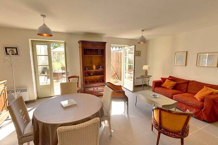 Location de vacances pour 4 personnes, avec jardin ainsi que terrasse et piscine à Saint-Nazaire-d'Aude