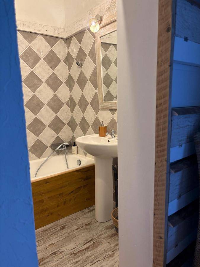 Chambre d’hôte pour 2 personnes, avec jacuzzi ainsi que jardin et terrasse dans le Gard - 3
