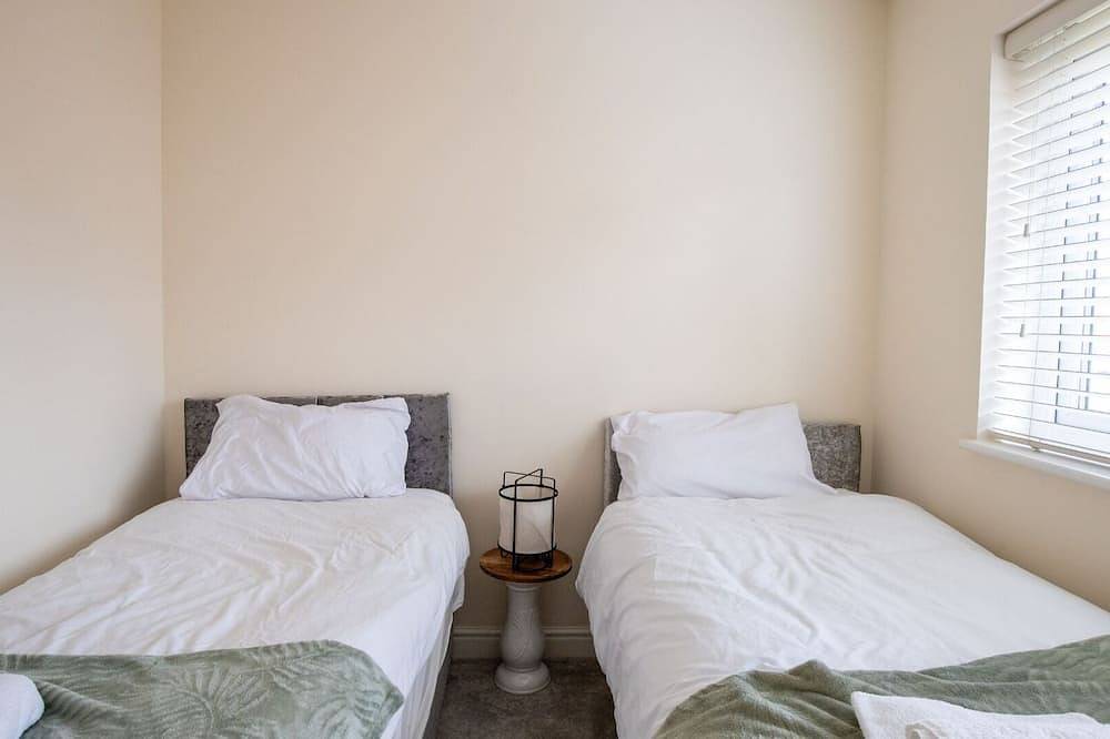 Apartamento entero, Cosy 4 Bed House Sleeps 8 - Wi-Fi Netflix in Kettering, Northamptonshire