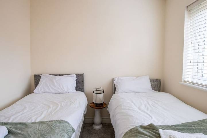 Apartamento entero, Cosy 4 Bed House Sleeps 8 - Wi-Fi Netflix in Kettering, Northamptonshire