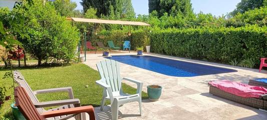 Cottage pour 6 personnes, avec jardin et piscine, animaux acceptés à Saze