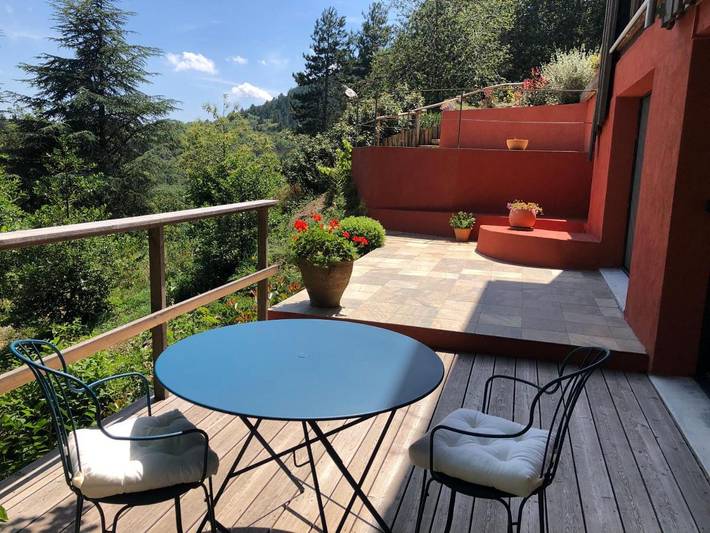 Location de vacances pour 2 personnes, avec vue et jardin à Saint-Laurent-de-Cerdans - 2