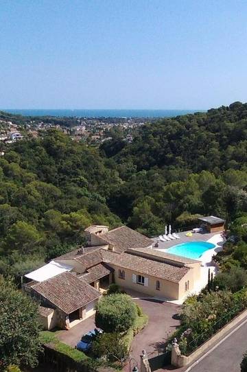 Villa pour 6 personnes, avec jardin et piscine ainsi que vue et sauna, animaux acceptés à Biot