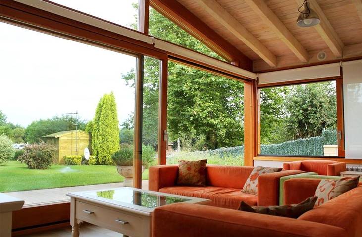 Hôtel pour 3 personnes, avec jardin et terrasse ainsi que vue sur le lac et vue dans Cabárceno - 4
