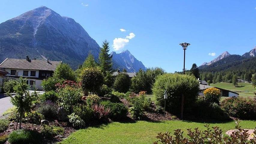 Ferienwohnung für 4 Personen, mit Balkon und Garten in Leutasch - 2