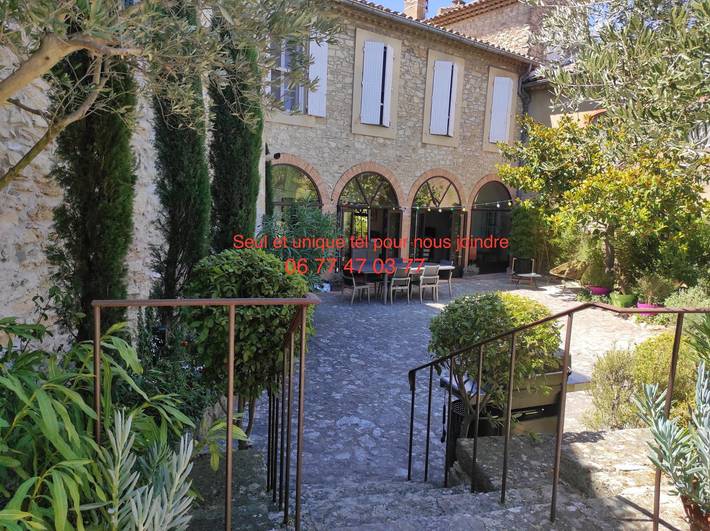 Gîte pour 8 personnes, avec piscine ainsi que terrasse et jardin à Lançon-Provence - 4