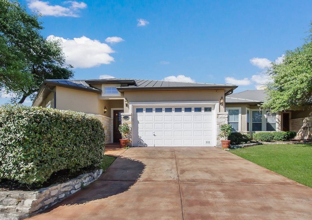 Luxuriöses Hill Country Reihenhaus. Einen Steinwurf von Sea World entfernt. Bmt in San Antonio, Bexar County