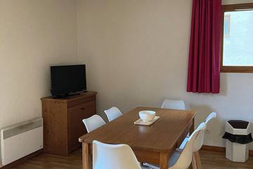 Gîte pour 7 personnes, avec jardin ainsi que piscine et balcon à Arvieux