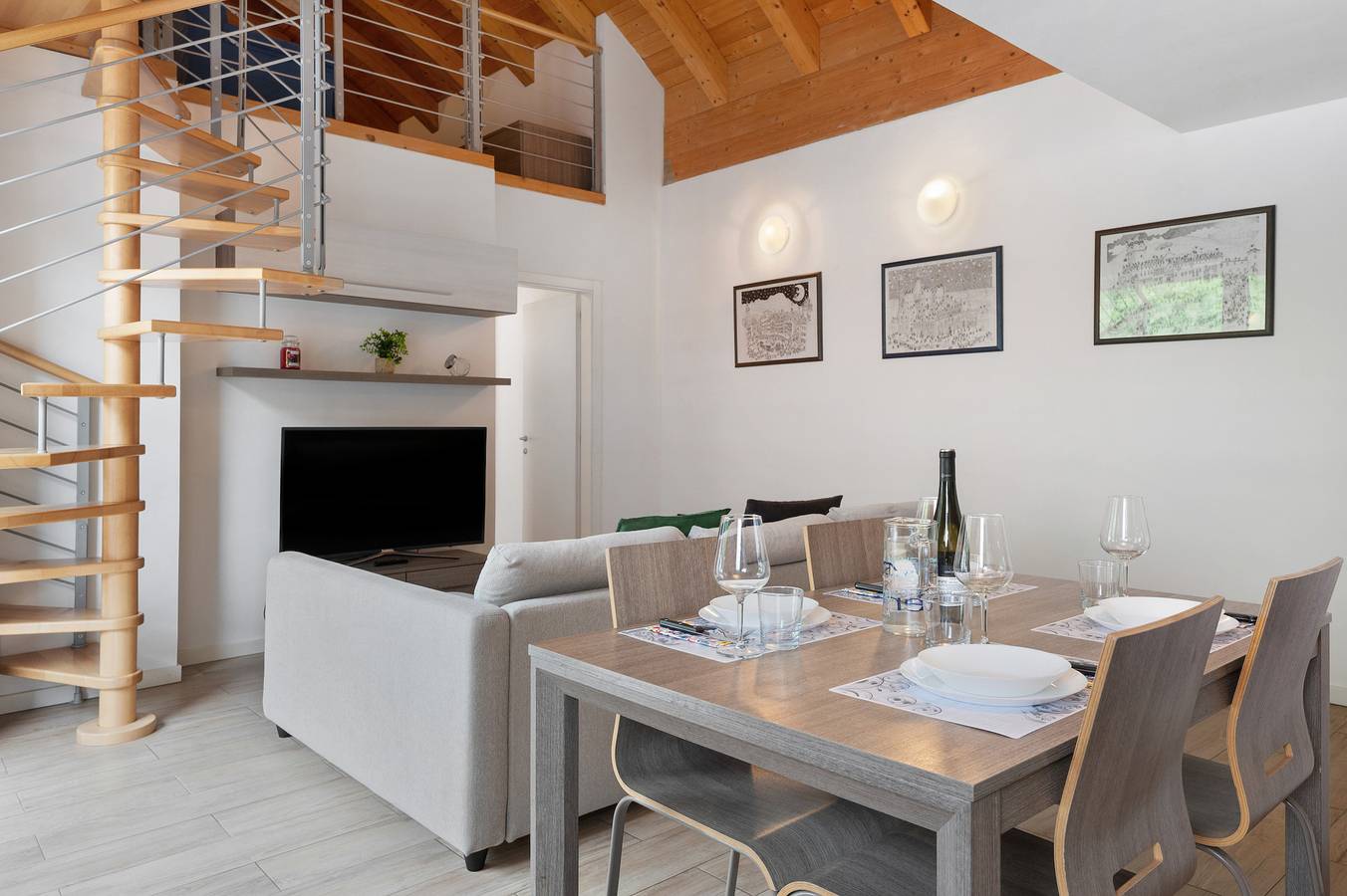 Ganze Wohnung, Großzügiges Familien-Loft nahe den Thermen von Comano, ideal für 4–6 Personen mit Balkon & Garage in Ponte Arche, Gardasee-Berge