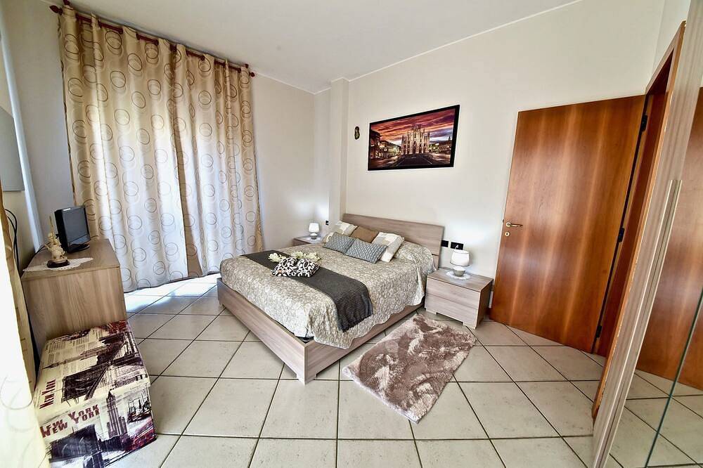 Apartamento entero, Apartamento moderno entre Milán y Como. in Cogliate, Brianza