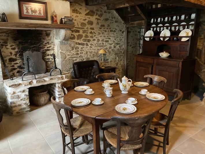 Maison de campagne 'Chez Bonneau' avec terrasse privée et jardin partagé in Nantiat, Région de Bellac
