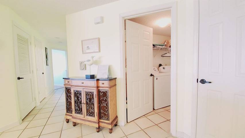 Vacation rental for 8 people, with balcony and pool as well as yard by Orange Beach