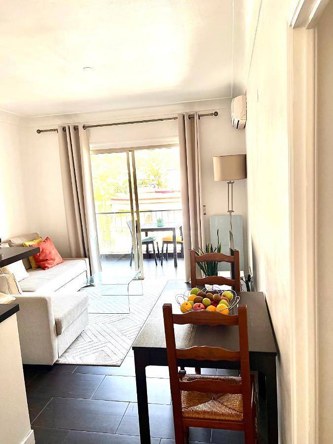 Gîte pour 4 personnes, avec vue et balcon dans Office De Tourisme De Beaulieu Sur Mer - 4