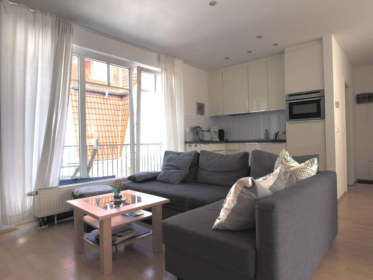 Appartamento intero, Traumhafte Ferienwohnung für 4 Gäste mit Meerblick, nur 40 Meter vom feinen Sandstrand Warnemünde in Warnemünde Strand, Rostock